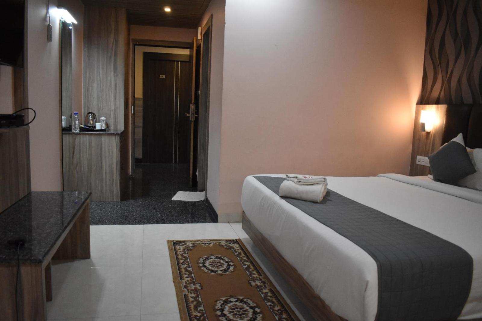 Hotel Vip Square بوري المظهر الخارجي الصورة