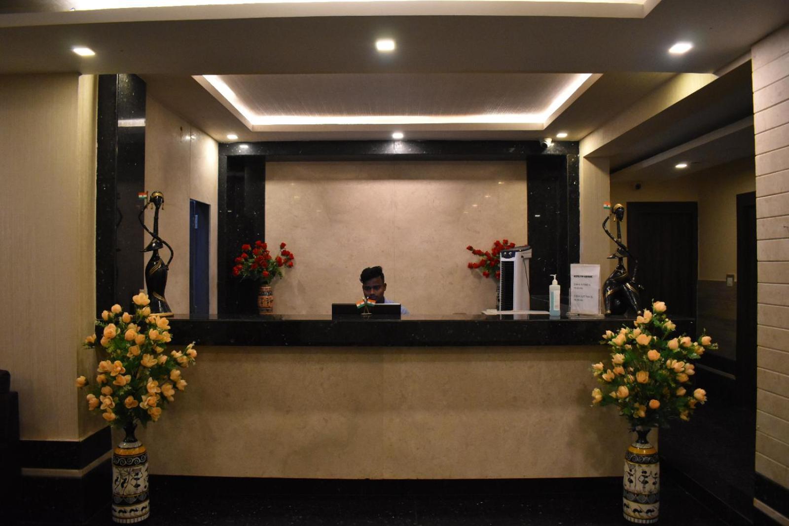 Hotel Vip Square بوري المظهر الخارجي الصورة